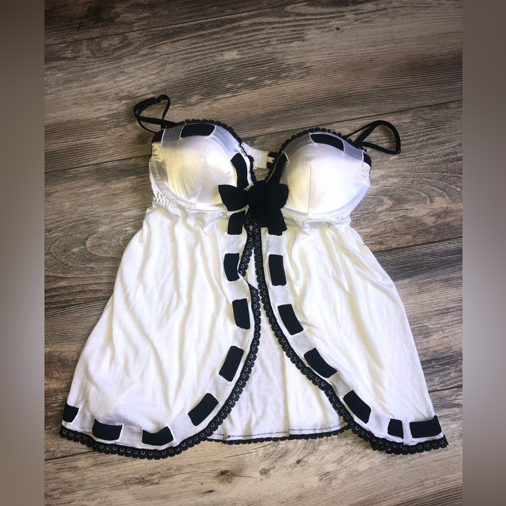 Victoria’s Secret 🪽blk & wht Super soft, sexy little things push up baby dolll